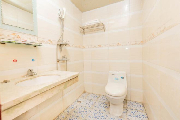 Bathroom 2, Hengyang Environmental Protection Hotel, Hengyang