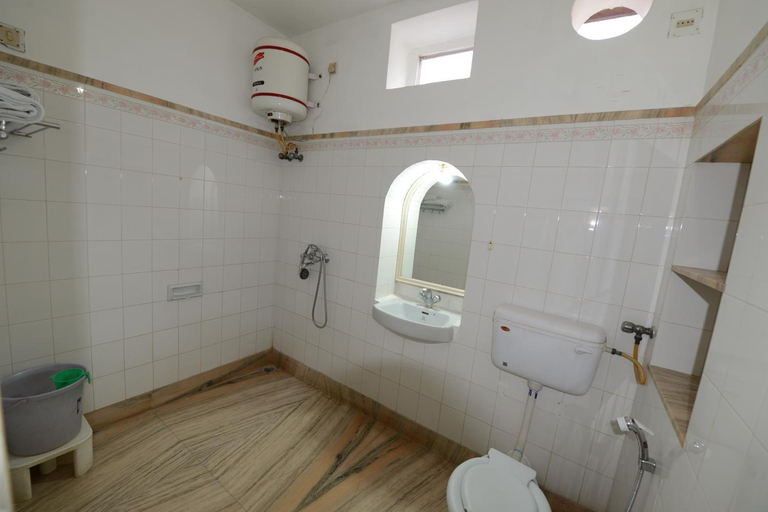 Bathroom, Hotel Jaswant Bhawan, Bikaner
