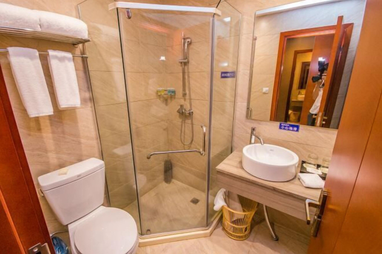 Bathroom, Mount Forest Hotel, Leshan