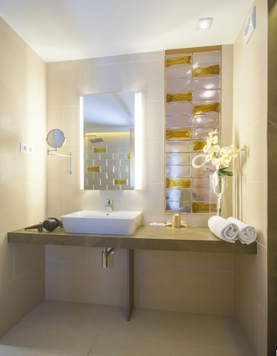 Bathroom 4, Hotel Marfil, Baleares