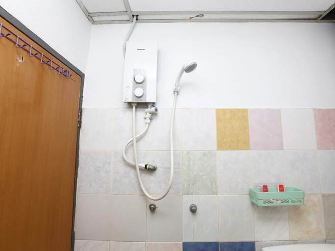 Bathroom 3, KB Rest Inn, Kota Bharu