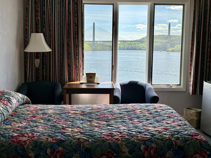 Bedroom 2, Fort Knox Park Inn, Hancock