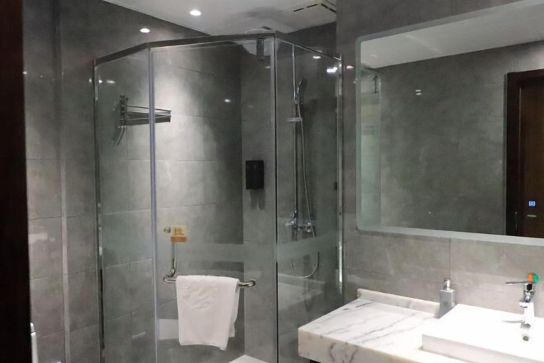 Bathroom 4, Kunlong Hot Spring Hotel, Yantai