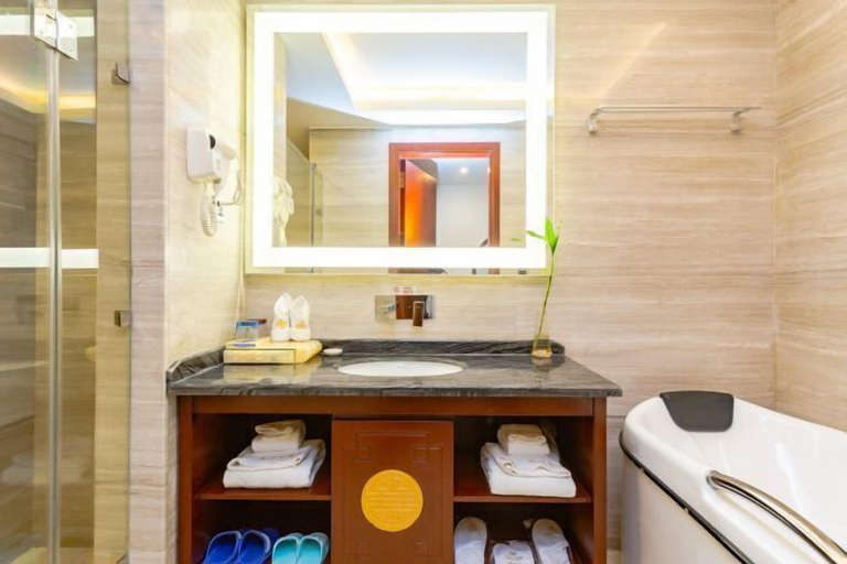 Bathroom 4, Tongxin Hotel, Qianxinan Buyei and Miao