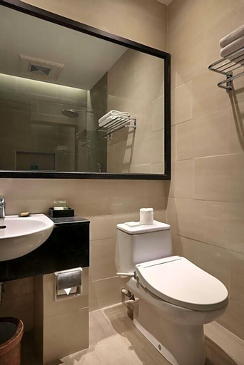 Bathroom 26