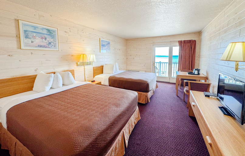 Others 5, Blue Water Beachfront Hotel & Waterpark, Cheboygan