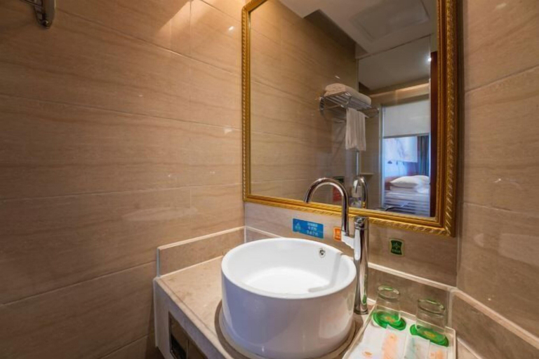 Bathroom 4, Vienna Hotel (Ji'an Railway Station), Ji'an