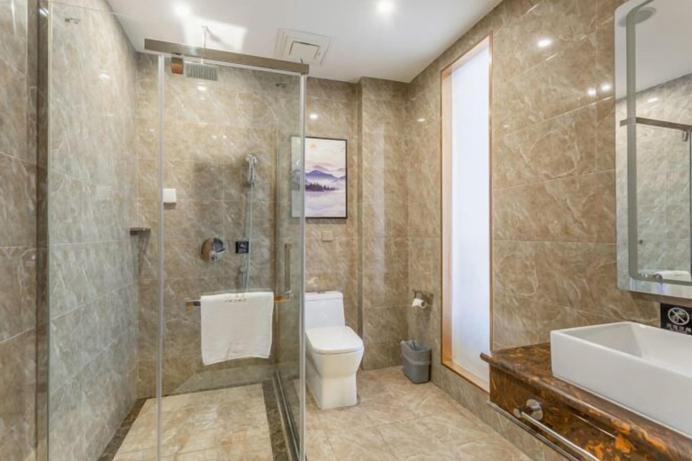 Bathroom 4, Wanhao Hotel, Baynnur