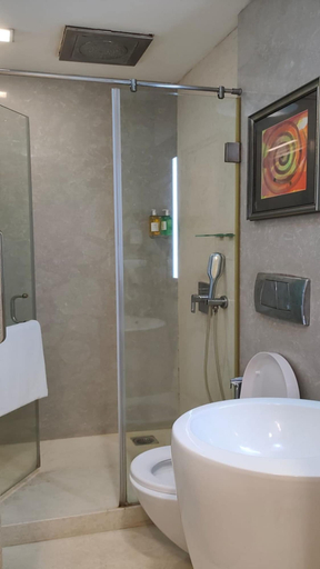 Bathroom 4, Residency Hotel Fort, Mumbai City