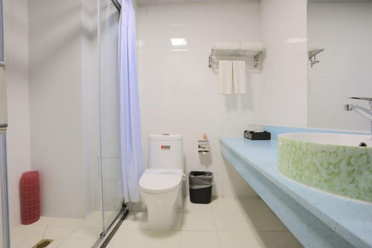 Bathroom 3, Furui Hotel, Altay