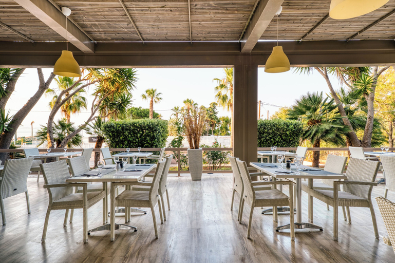 Food & Drinks 4, Black & White  Resort, Peloponnese