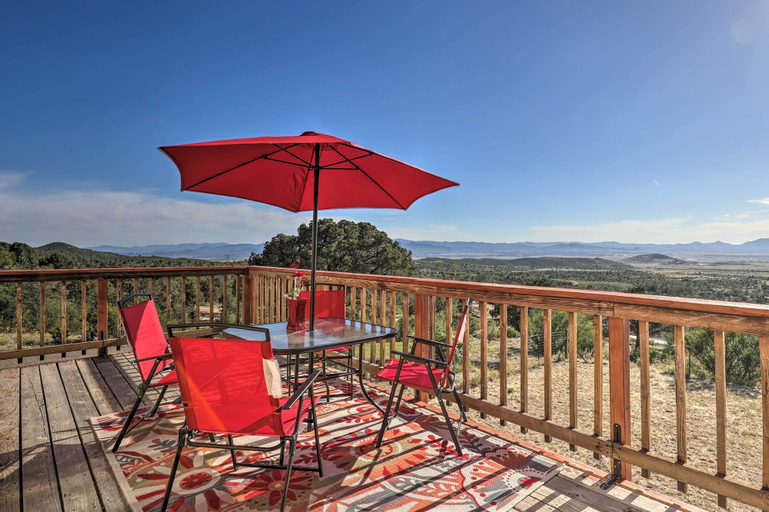 Mtn-View Home with Sauna in Prescott Valley!, Yavapai