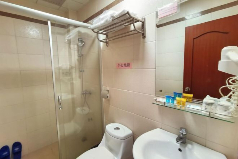 Bathroom 4, Kings Hotel (Diwang Plaza Wuyi University Branch), Jiangmen