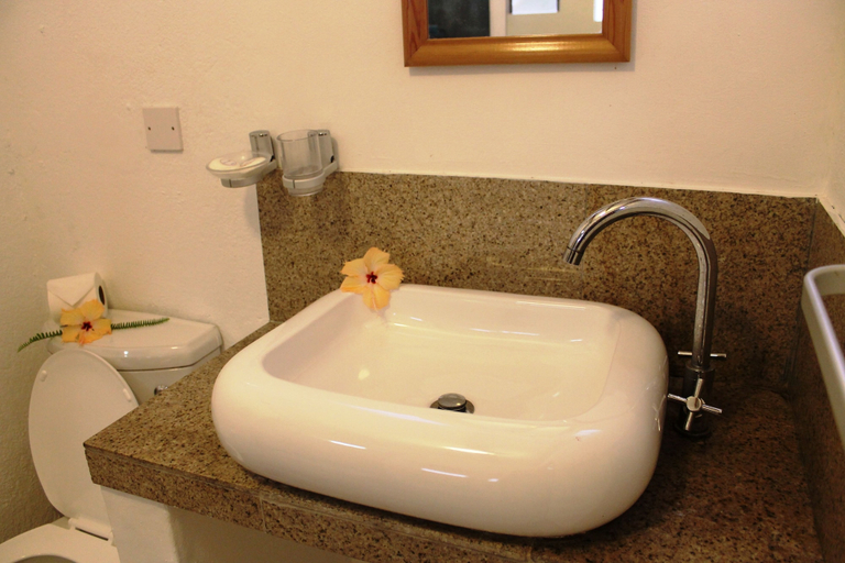 Bathroom 4, Romance Bungalows