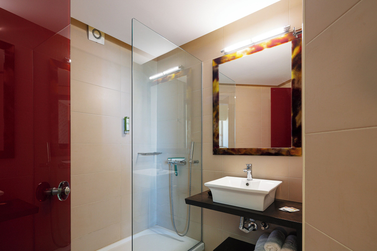 Bathroom 5, Steris Elegant Beach Hotel, Crete