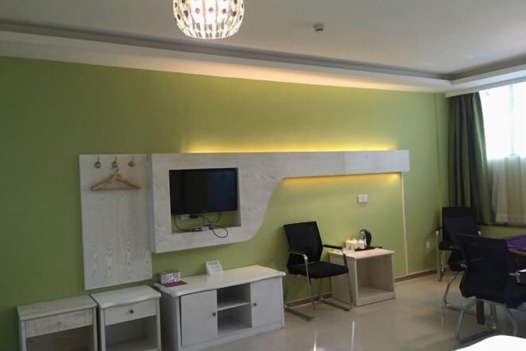 Others 4, Huayuan Fashion Hotel 338, Xiaogan