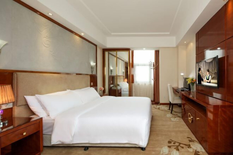 Bedroom 3, ZHONGZHOU INTERNATIONAL HOTEL, Xinyang