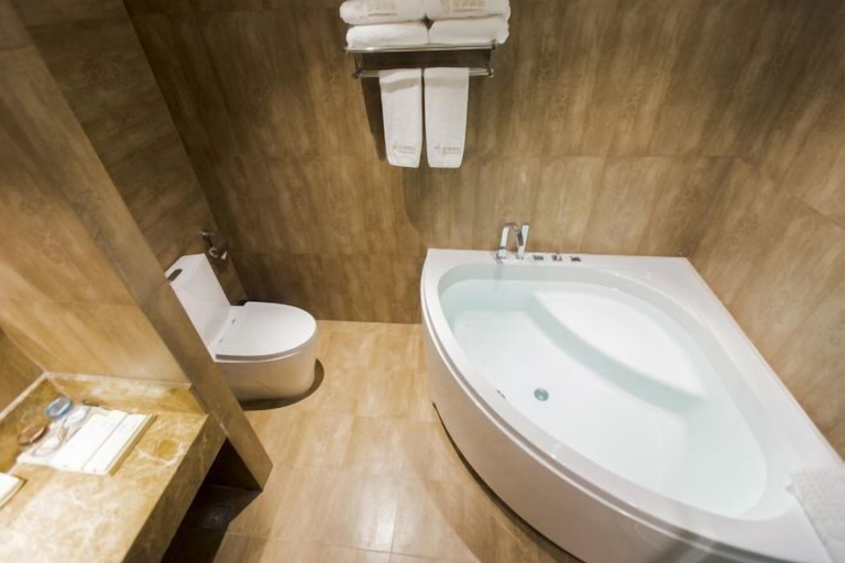 Bathroom 4, Konghe Yizhan Culture Hotel, Turfan
