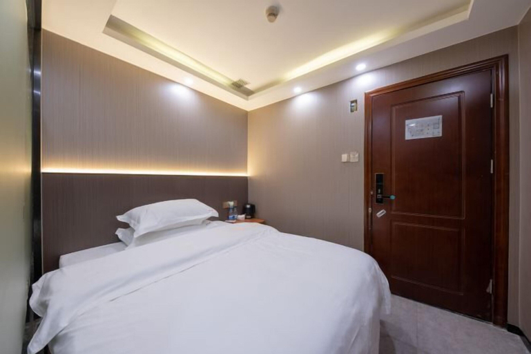 Bedroom 13
