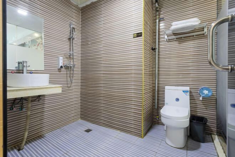 Bathroom 3, Seven Orange Hotel (Shenzhen North Station Minzhi), Shenzhen