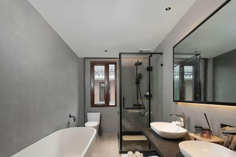 Bathroom 8
