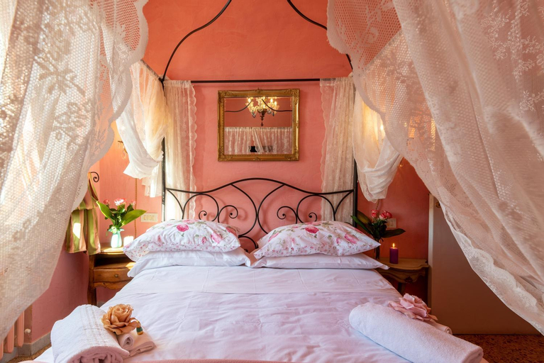 BIBI BOUTIQUE AREZZO Living Suite Rosafragola & Verdeconiglio, Arezzo
