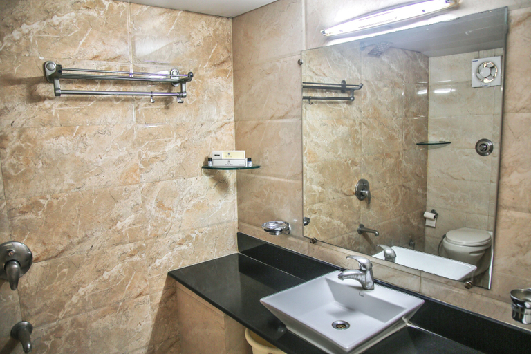 Bathroom 5, HOTEL SUN 'N' SHINE, Bhavnagar