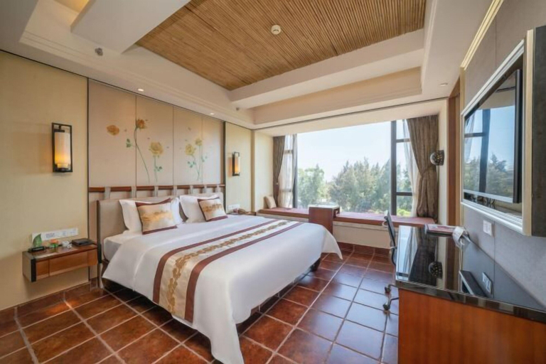 Bedroom 3, Oceanside Hotel, Maoming