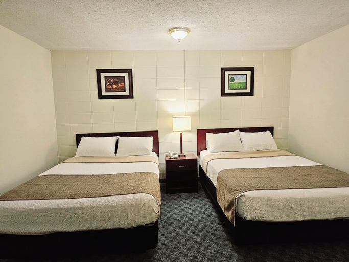 Bedroom 4, Canadian Motor Inn, Division No. 19