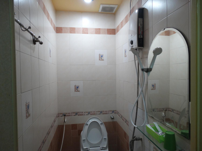 Bathroom 4, Thuong Hai Hotel, District 5