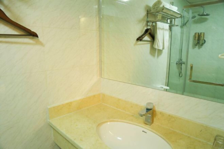 Bathroom 3, Kaiyuanbinguan, Wuhu