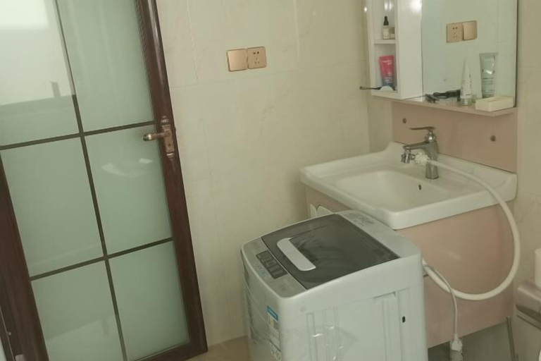 Bathroom 4, Fengle Yiyuan Inn, Ningbo