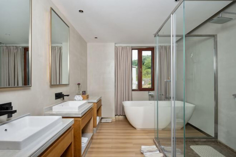 Bathroom 4