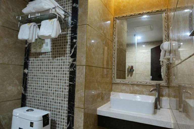 Bathroom 2, Yuedu Holiday Hotel, Yichun