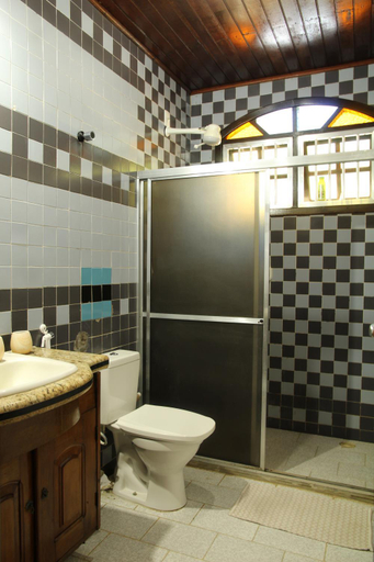 Bathroom 2, Hostel Bem Te Vi Arraial d'Ajuda, Porto Seguro