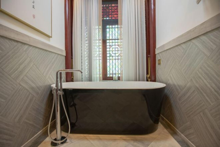 Bathroom 4, Yangshan Lake Yuyao Inn, Yueyang