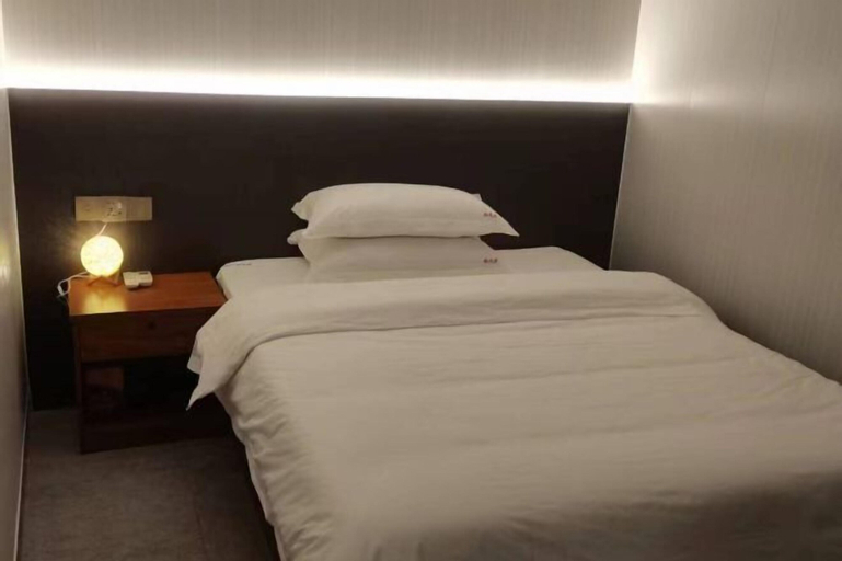 Bedroom 29