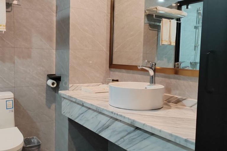 Bathroom 4, Oukaihua Hotel, Guilin