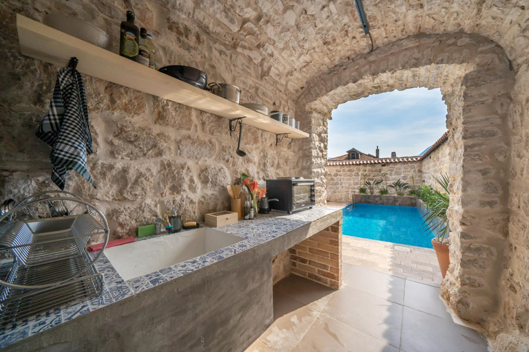 Others 5, Apartments Gabela