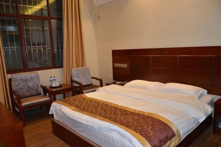 Bedroom 1, Yongren Hongyuan Hotel, Chuxiong Yi