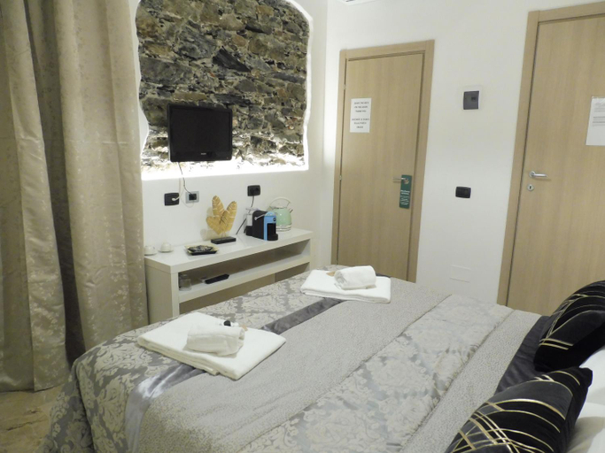 Bedroom 28
