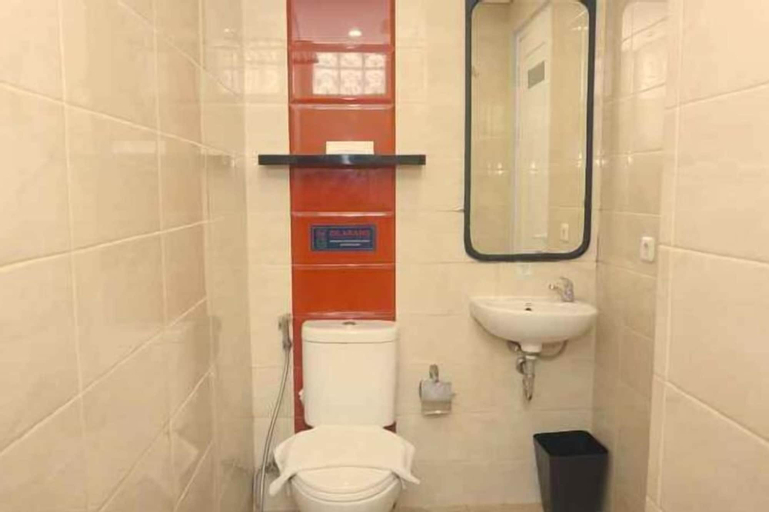 Bathroom 14