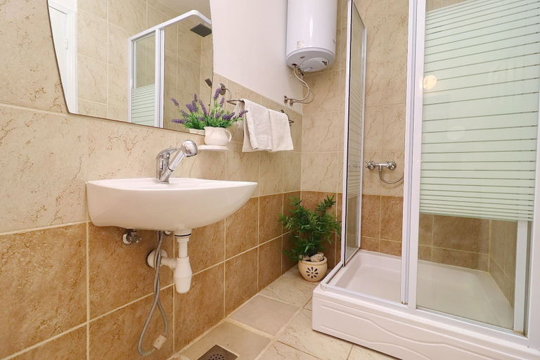 Bathroom 4, Apartments Mediterranean House, Slivno