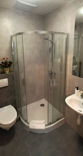 Bathroom 3, Central Cracow Apartments, Kraków City