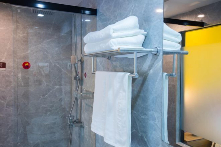 Bathroom 3, Junyi Hotel (Shaoxing Shangyu Pedestrian Street), Shaoxing