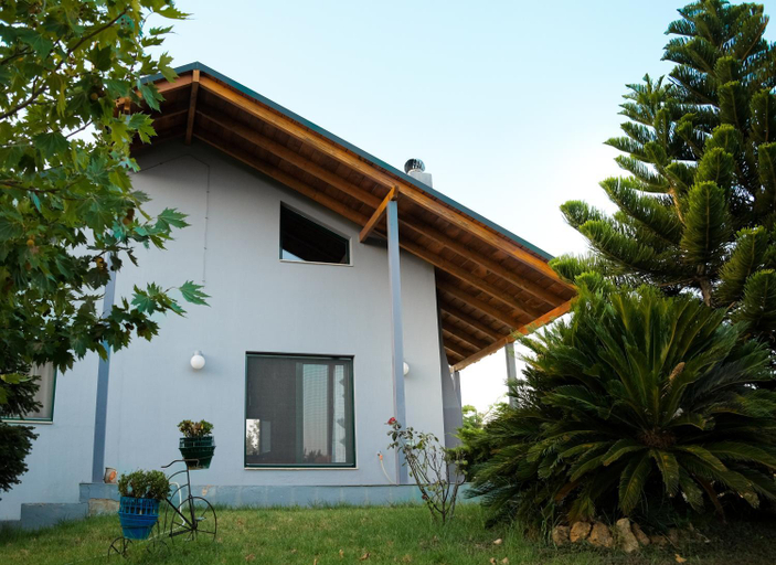 Others 5, Olive Grove, Attica