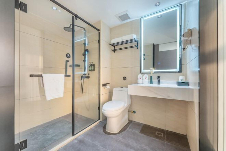 Bathroom 2, Elegant Stay Hotel (Shantou Jinhul Road Store), Shantou