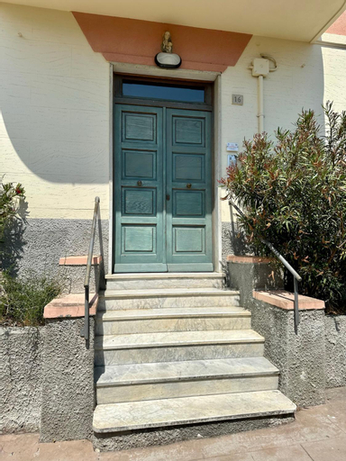 Exterior & Views 1, Hostdomus - Casa Ester, Savona