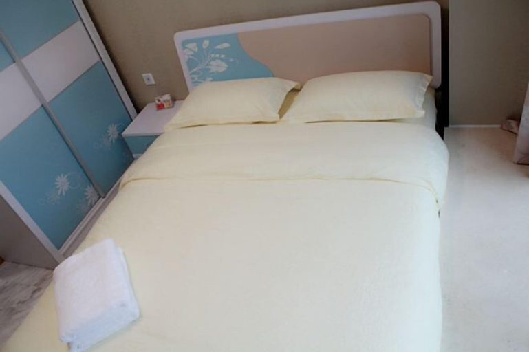 Bedroom 16