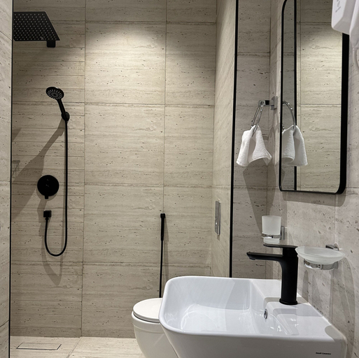 Others 3, Kease Malqa J-6 Royal Touch AX15, Riyadh